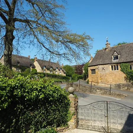 Holly House-3